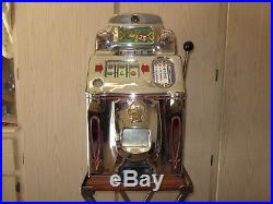 Jennings 25 Standard Chief Slot Machine