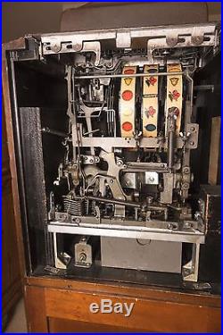 Jennings Chief Club Console Nickel Slot Machine-Rare and in Excellent Condition