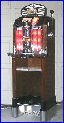 Jennings SWEEPSTAKES Chief in the CONSOLE Stand-5 Cent-Slot Machine-Beautiful