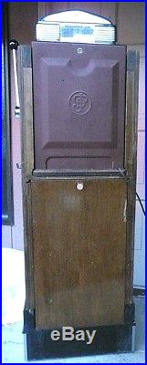 Jennings SWEEPSTAKES Chief in the CONSOLE Stand-5 Cent-Slot Machine-Beautiful