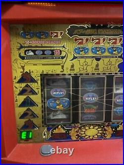 Luxor vintage slot machine coins, key powers up- doesn't work