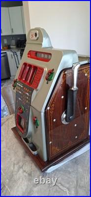 MILLS BLACK CHERRY SLOT MACHINE 1940's. AMAZING CONDITION
