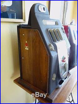 MILLS Black Cherry 5 Cent Escalator Slot Machine from 1947 Excellent Condition