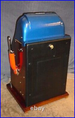 Mills 25c 777 hi-top antique slot machine, 1946