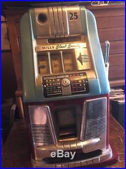 Mills Black Beauty 25 Cent / Quarter Slot Machine With Vintage Oak Pedestal