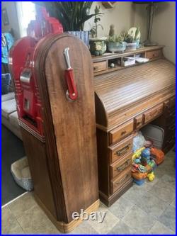 Mills Extraordinary Slot Machine In Stand Up Cabinet