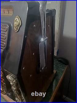 Mills Golden Nugget Quarter (25 cent) Antique Slot Machine