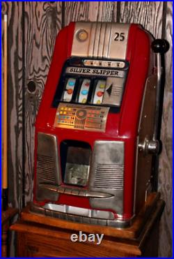 Mills High Top Slot Machine & Cabinet Quarter Silver Slipper Casino Las Vegas Ne