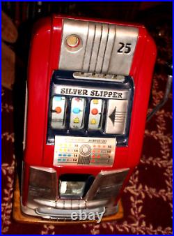 Mills High Top Slot Machine & Cabinet Quarter Silver Slipper Casino Las Vegas Ne