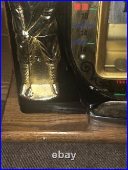 Mills Hole-In-One Three Reel Quarter 25 Cents Golfing Slot Machine, 1940s-1980s Mills Hole-In-One Three Reel Quarter 25 Cents Golfing Slot Machine, 1940s-1980s