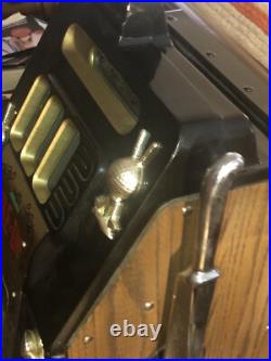 Mills Hole-In-One Three Reel Quarter 25 Cents Golfing Slot Machine, 1940s-1980s Mills Hole-In-One Three Reel Quarter 25 Cents Golfing Slot Machine, 1940s-1980s