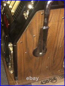 Mills Hole-In-One Three Reel Quarter 25 Cents Golfing Slot Machine, 1940s-1980s Mills Hole-In-One Three Reel Quarter 25 Cents Golfing Slot Machine, 1940s-1980s