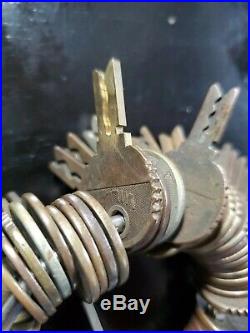 Mills Novelty Co Antique Slot Machine Trade Stimulator Coin Op Keys Bellock