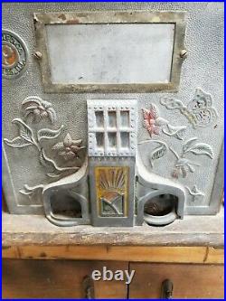 Mills/Pace 1920s 5¢ Jackpot Poinsettia slot machine