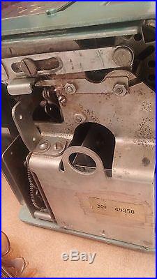 Mills Vest Pocket Nickel Slot Machine Vintage w Lock & Key