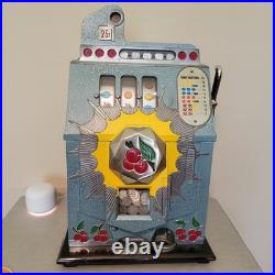 Mills Vintage 1930s Slot Machine Mills Vintage 1930s Slot Machine