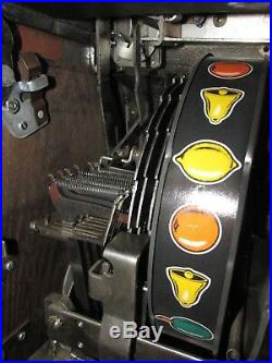 Mills War Eagle Slot Machine, 1969 Reproduction 25 cent machine