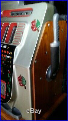 Mills slot machine 1940s vintage