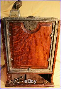 O. D. Jennings & Co. 10 Cent Oak Cased Slot / Gum Vending Machine c. 1920s