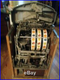 O D Jennings & Co. Club Chief 25 Slot Machine Lighted