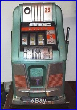 OLD 1940's MILLS HIGH TOP DEUCES WILD SLOT MACHINE ORIGINAL Quarter 25c WORKS