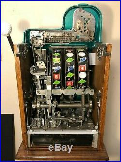 ORIGINAL 1940's 25¢ Buckley Antique Slot Machine. It's the GOLFER model coin op