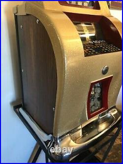 ORIGINAL 1950s 5¢ Mills Antique Slot Machine. GOLDEN MODEL ROYAL GOLD