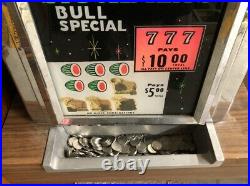 ORIGINAL Vintage Mills 5 cent Slot Machine w Base STOCKMEN'S BULL SPECIAL Works
