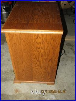 Oak Slot Machine Stand for Slot Machine Good Condition