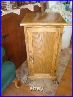 Oak Slot Machine Stand for Vintage Antique Slot Machine Great Condition