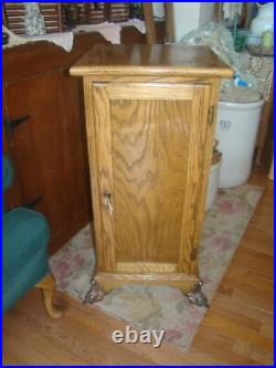 Oak Slot Machine Stand for Vintage Antique Slot Machine Great Condition