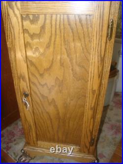 Oak Slot Machine Stand for Vintage Antique Slot Machine Great Condition