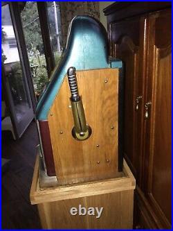 Original-1950s Mills antique black beauty Slot Machine. Original Keys Included