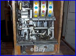 Pace 8 Star Bell Antique 25 Cent Collectors Slot Machine