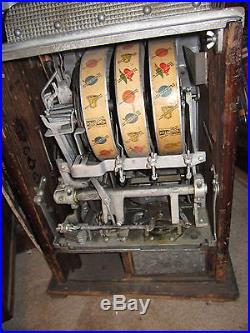 RARE VINTAGE MILLS CASTLE FRONT SLOT MACHINE WITH RARE COIN SHUTE DESIGN WORKS