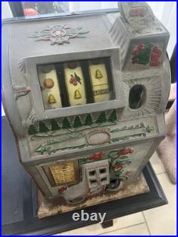 Rare Vintage Mill's Poinsettia Gooseneck 25 Cent Slot Machine