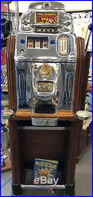 STUNNING SLOT MACHINEO. D. JENNINGSSTANDARD CHIEF1940'S10 CENTWithOAK CONSOLE