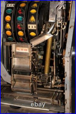 Sega Continental Alfred E Newman It's Mad Money 10 cent slot machine