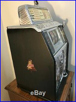 VERY RARE. Antique 1925 Caille NAKED LADY Superior Bell Jackpot Slot Machine