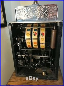 VERY RARE. Antique 1925 Caille NAKED LADY Superior Bell Jackpot Slot Machine