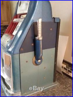 VINTAGE 1940's MILLS BLUE-BELL 25 CENT / QUARTER SLOT MACHINE