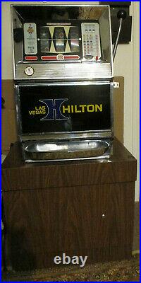 VINTAGE BALLY'S HILTON CASINO 25 CENT SLOT MACHINE With MANUAL / STAND & KEYS