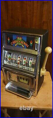 Vintage 16 Casino Crown Tabletop Slot Machine Waco Products Corporation
