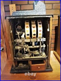 Vintage 1937 War Eagle 10 cent Slot Machine. Fully restored. A winner