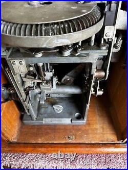 Vintage 5 Cent Columbia Mechanical Slot Machine Groetchen Coin Op Casino 5c