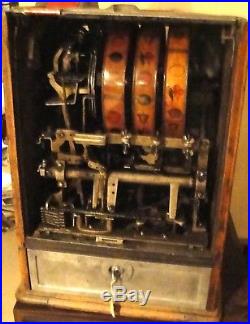 Vintage 5 Cent Slot Machine Pace Mfg Chicalo Illinoise Used