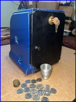 Vintage 5 Cent slot machine collectors item