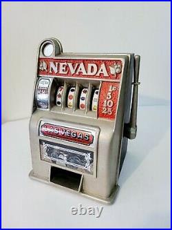 Vintage Antique Las Vegas Nevada Coin Toy Slot Machine Game Room Works display