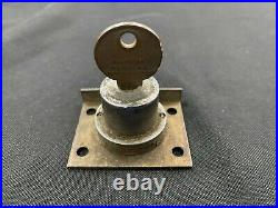 Vintage Antique Original Mills Slot Machine Matching Lock and Key #E54933