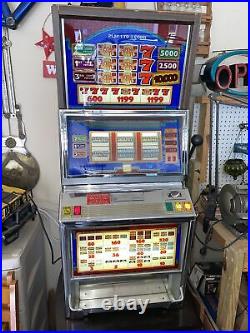 Vintage Bally 5000 Plus. 25 Slot Machine -=WORKS